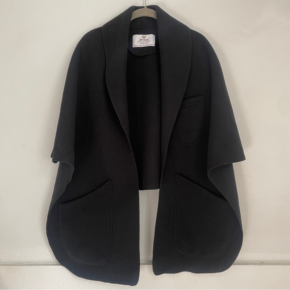 Janska Polartec Fleece Shawl Wrap Cape with Pockets